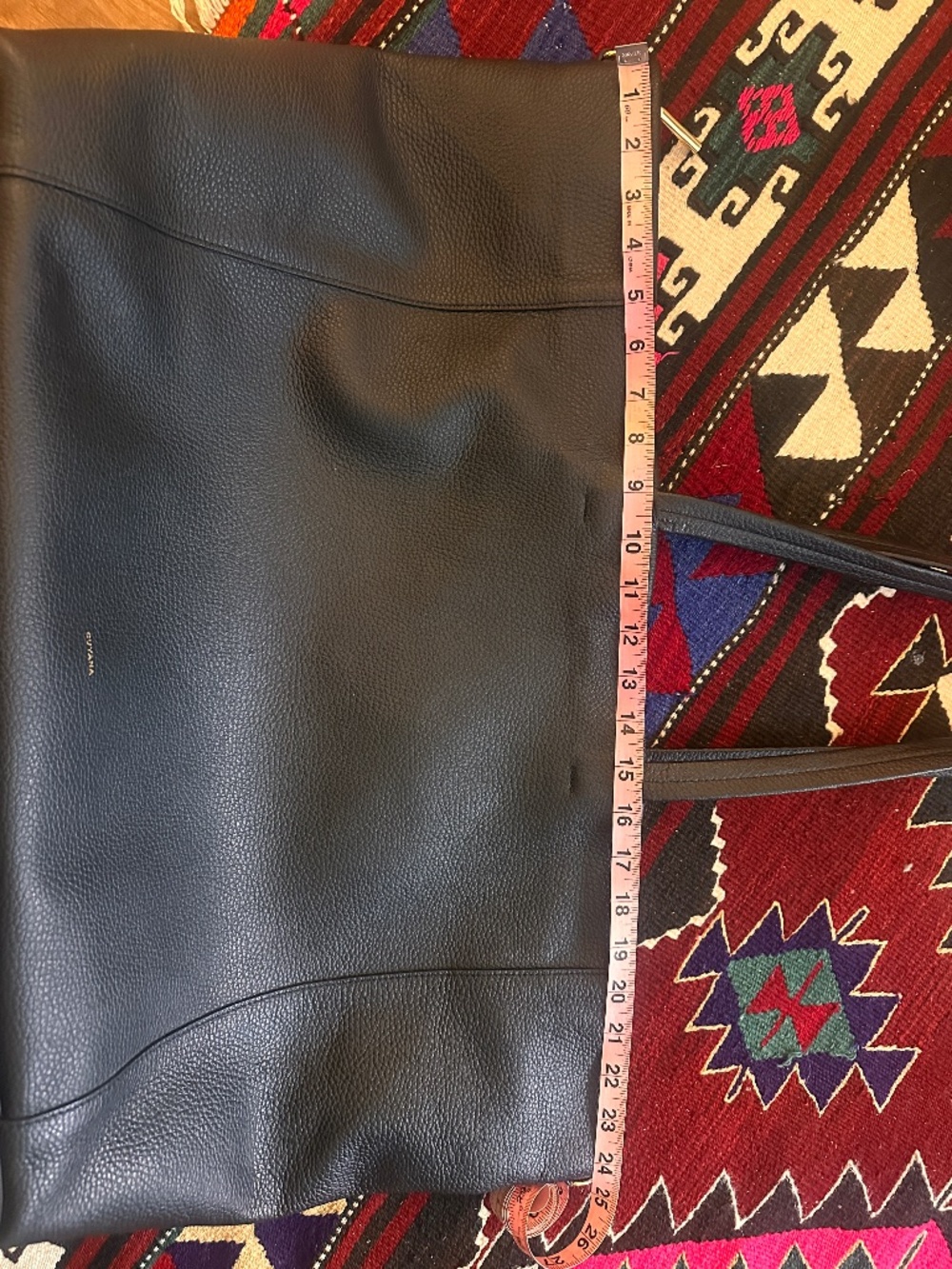 Cuyana Classic Easy Zipper Tote - Picture 12 of 12